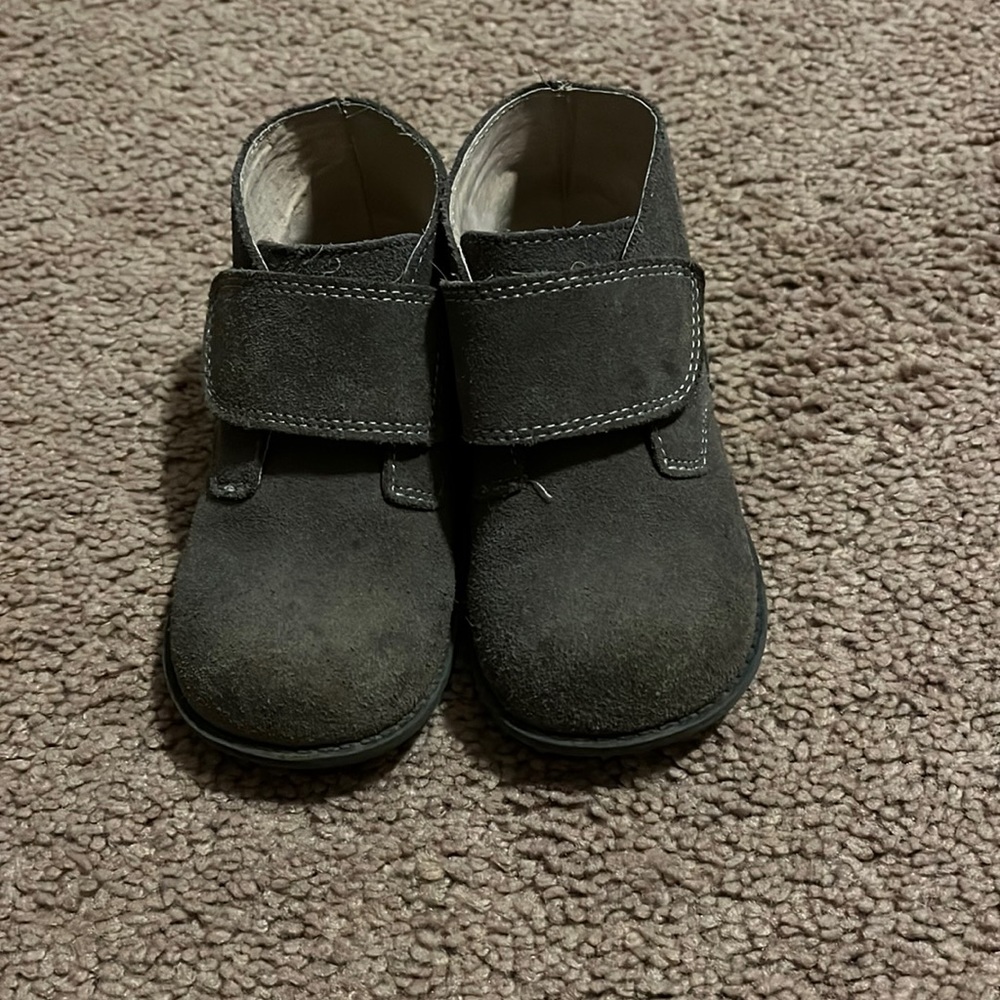 Toddlers boy shoes 9T
